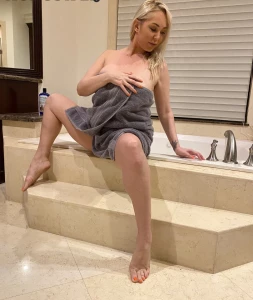 Mary Carey &#8211; Realmarycarey OnlyFans Leaks (29 Photos) 10210